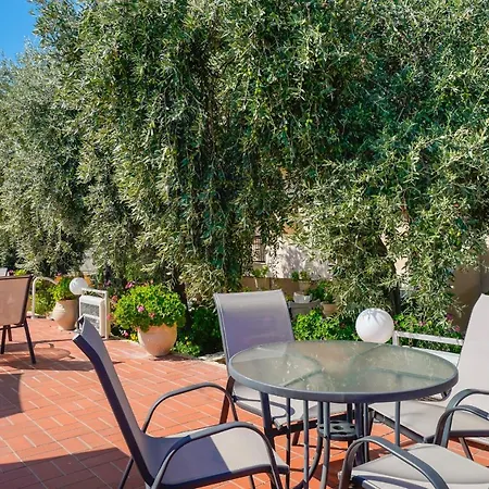 Apartmanhotel Meni