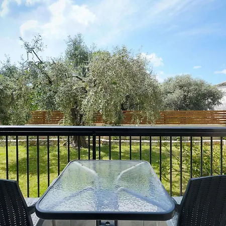 Apartmanhotel Meni 3*