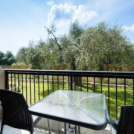 Apartmanhotel Meni Limenária